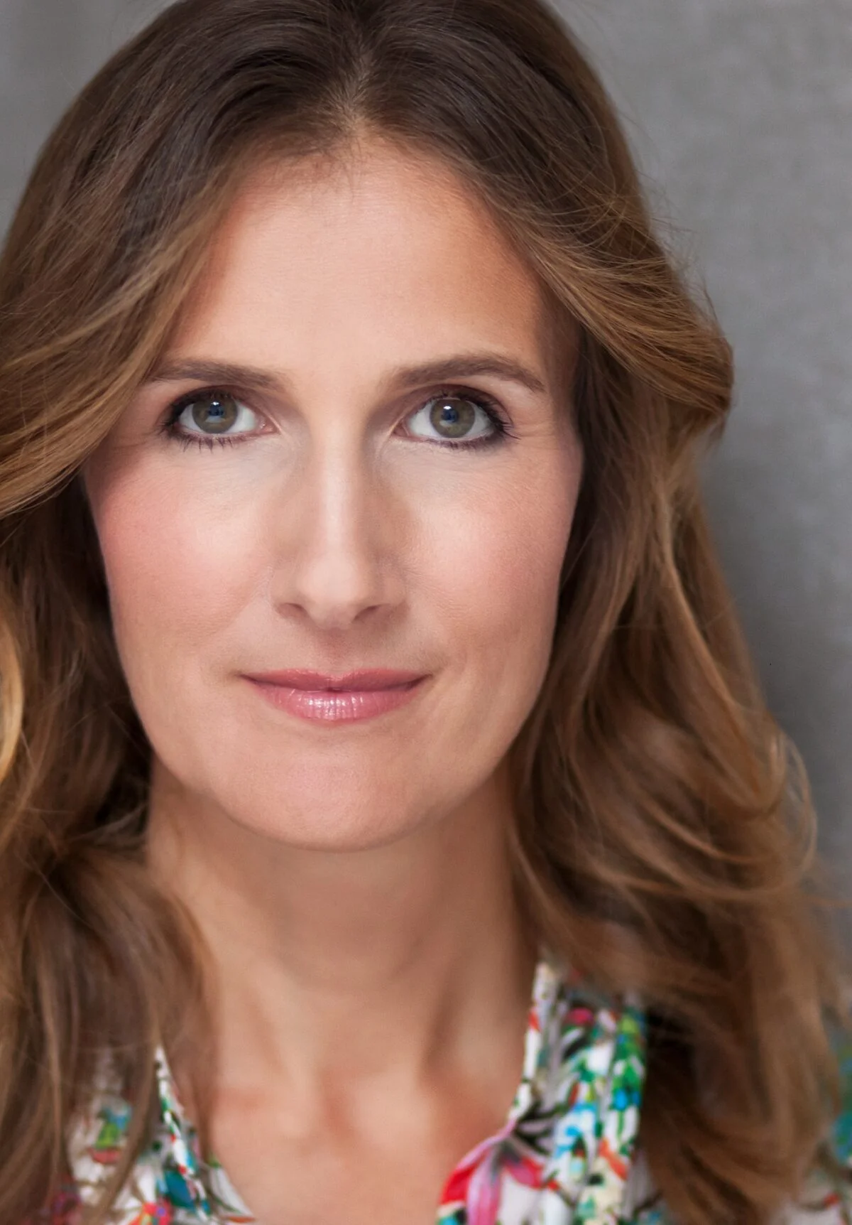 Prof. Dr. Katja Nettesheim ist Gründerin und Geschäftsführerin von _MEDIATE, einer Transformations-Boutique, die bereits 2008 gegründet wurde. Sie lehrt als Professorin an der Steinbeis Hochschule und hält - mit über 100 Auftritten - häufig Vorträge zu Themen der digitalen Transformation, insbesondere zum Technologie- und Kulturwandel, neuen Strategieprozessen und Produktentwicklung. Bereits Mitte 2016 startete sie gemeinsam mit Joel Kaczmarek den Podcast „Medien Digital ?!