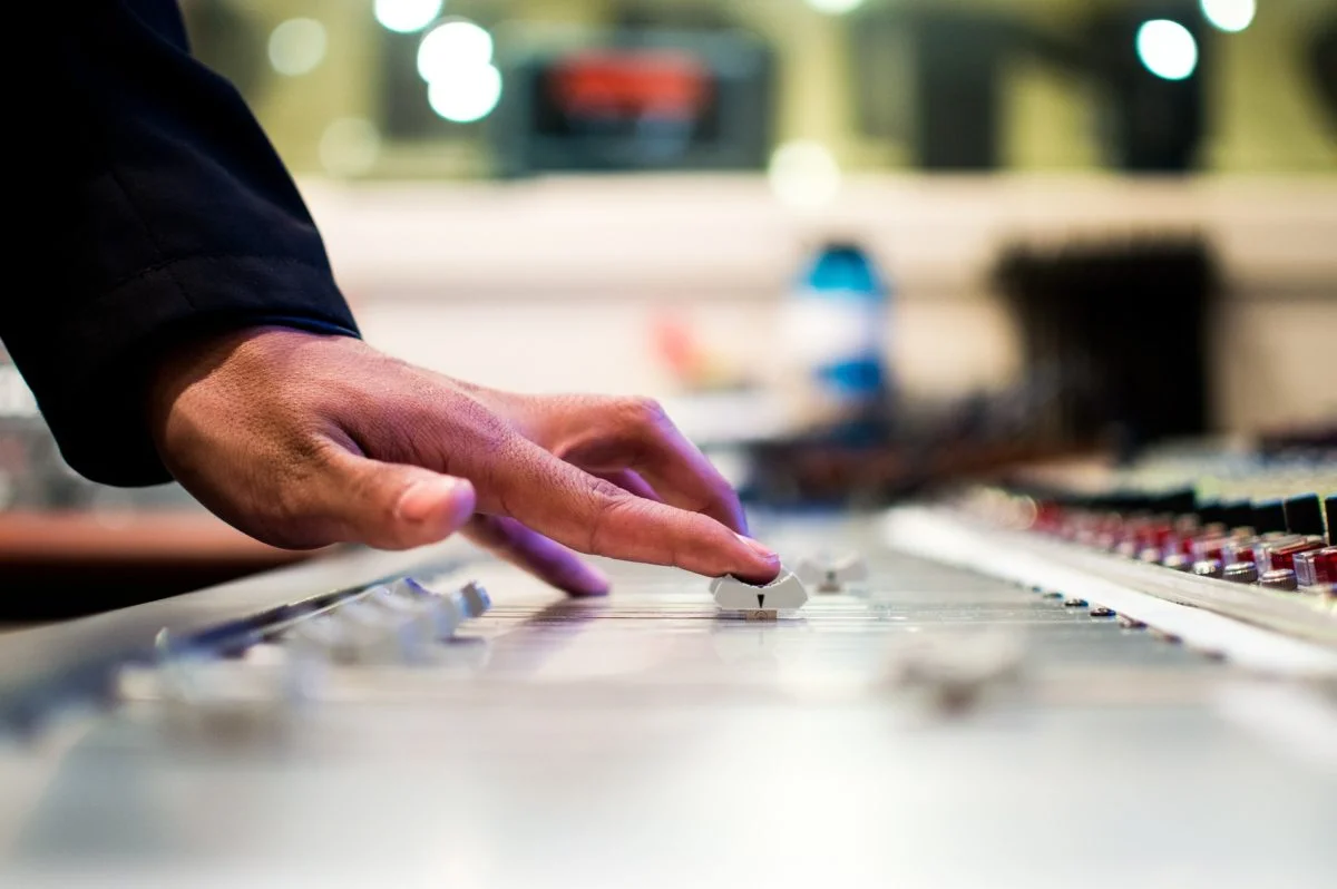 From sound logo to sound branding