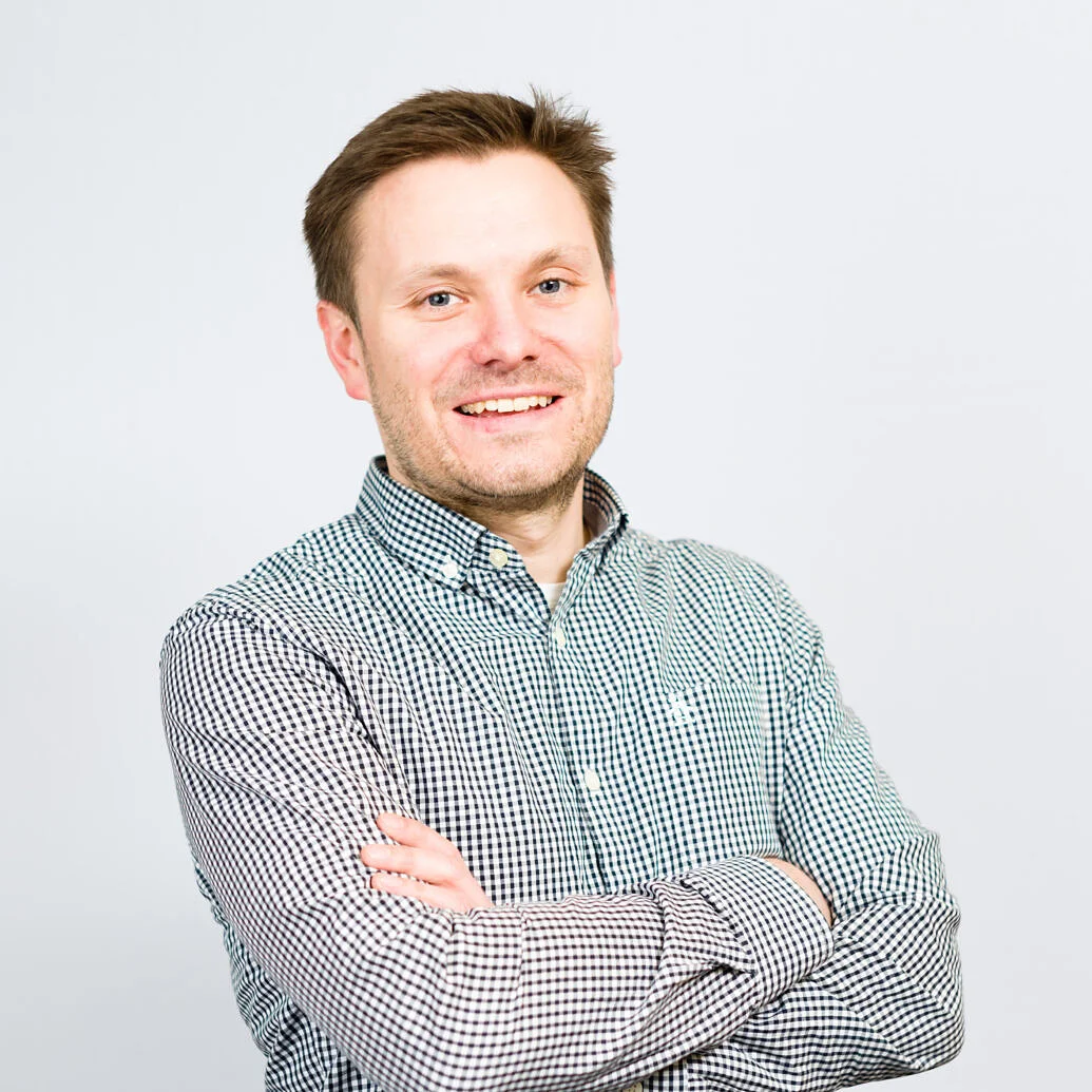 Steve Dunlop ist Gründer und CEO von A Million Ads – einem Unternehmen, das dynamische Audiowerbung für Nutzer von Digitalradio und Streaming-Diensten in Europa und den USA liefert.