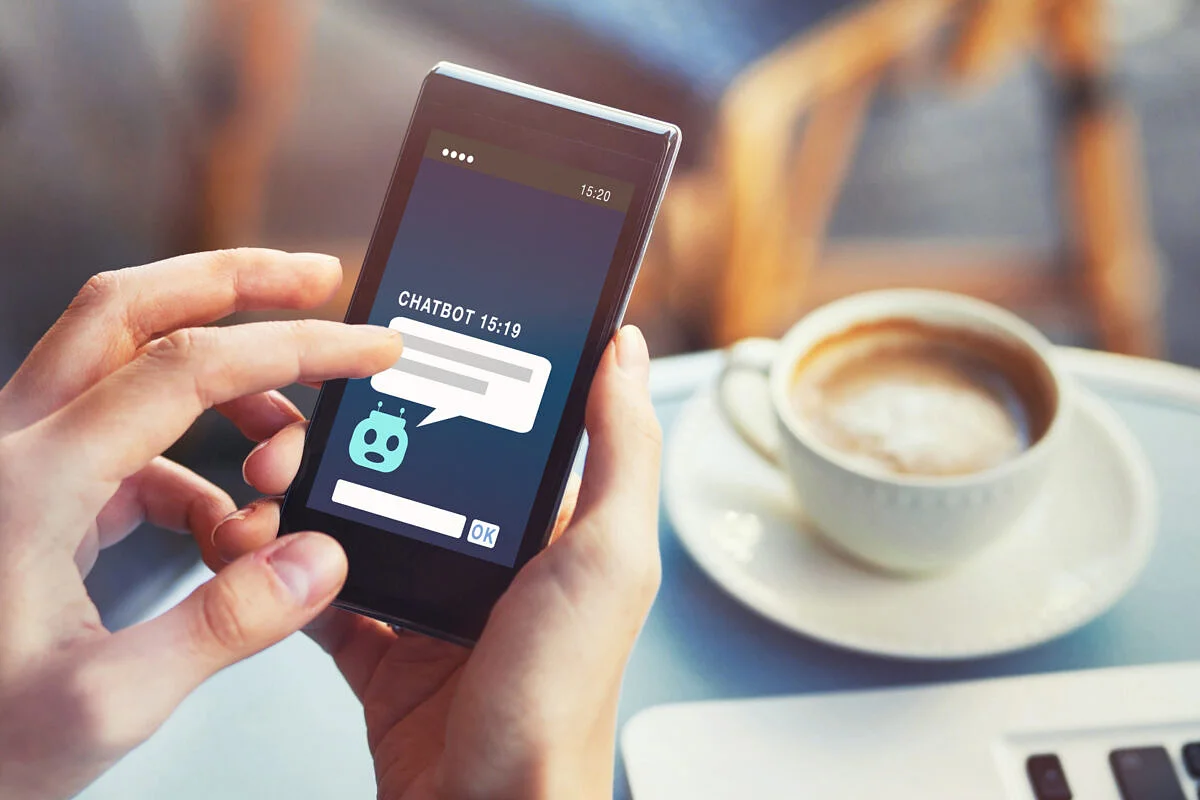 chatbot answering questions online, robot assistant help on website What’s the next step with chatbots?