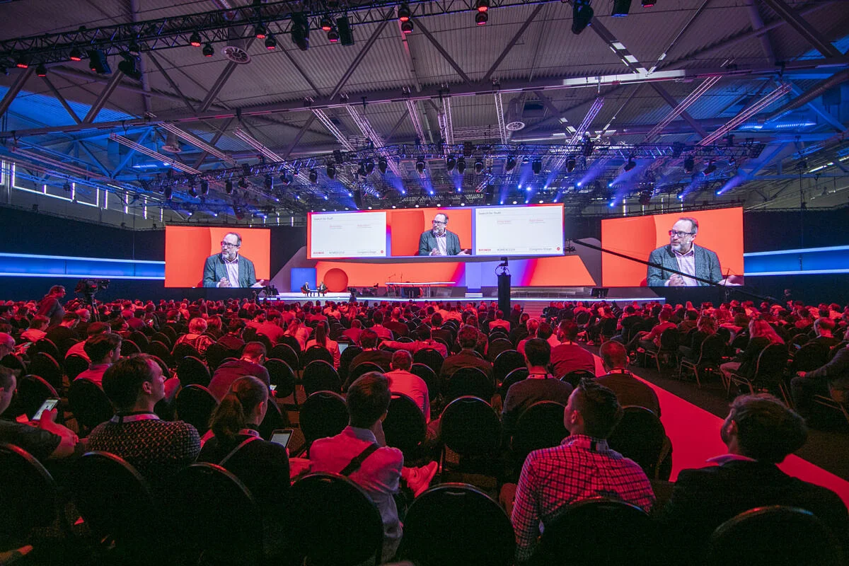 Large-190911_CS_Jimmy Wales-Wikipedia_Ralph_Simon DMEXCO19 facts, figures & pictures