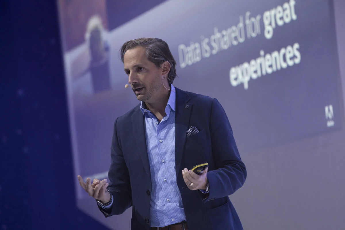 Large-190911_ES_Fuelling_Customer_Experience_with_AI_Christoph_Kull_001 DMEXCO19 facts, figures & pictures