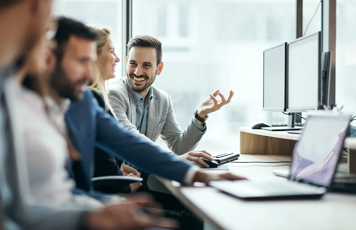 Equipped with a solid data base from AI, ads in programmatic advertising are automatically displayed in real time.