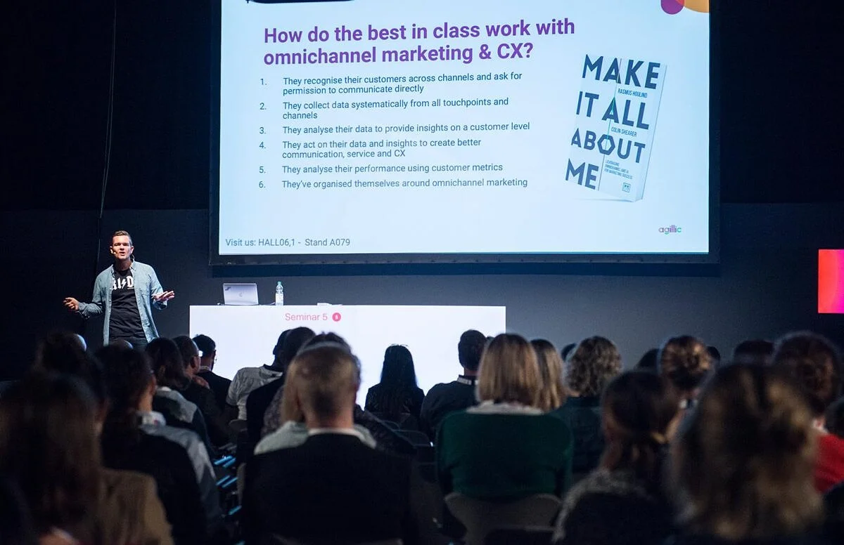 Rasmus Houlind spricht auf der DMEXCO 2019 über Omnichannel Marketing und CX – eine Richtung, in die sich Programmatic Advertising Trends entwickeln.