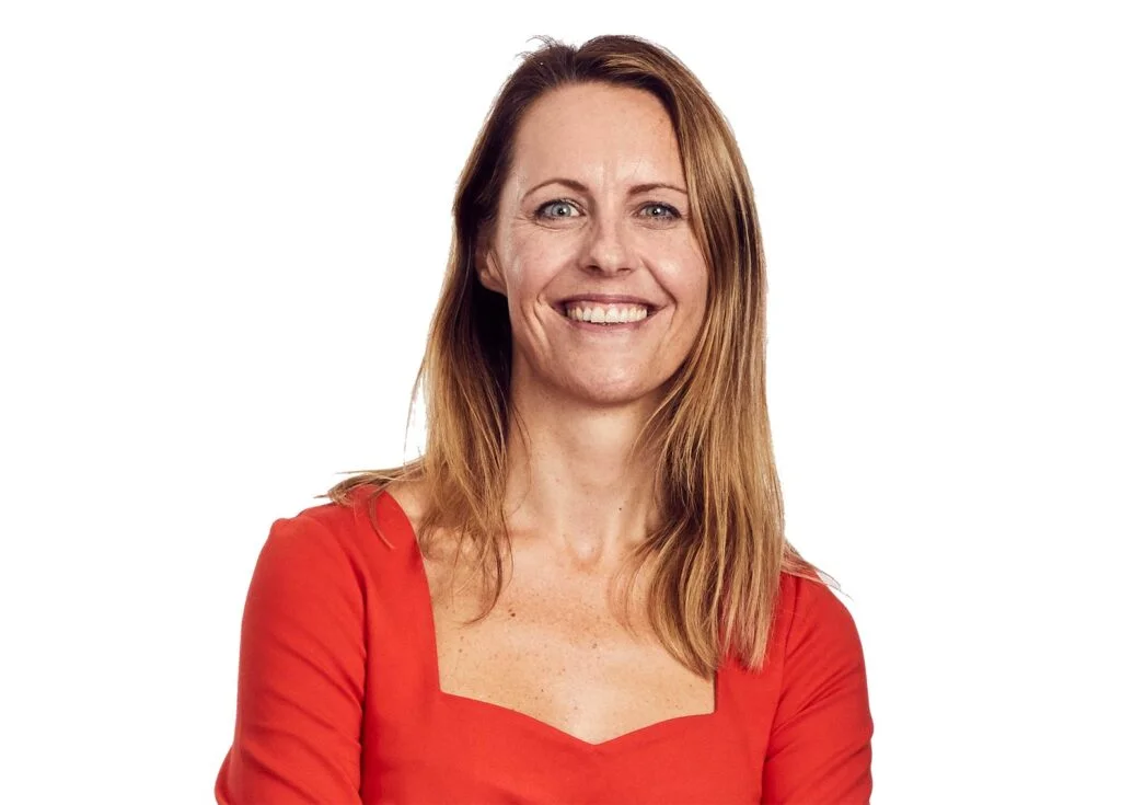 Podcast: Sarah Bernuit im Gespräch mit Alex Wunschel Sarah Bernuit, Vice President Europe Digital Strategy & iX bei IBM iX