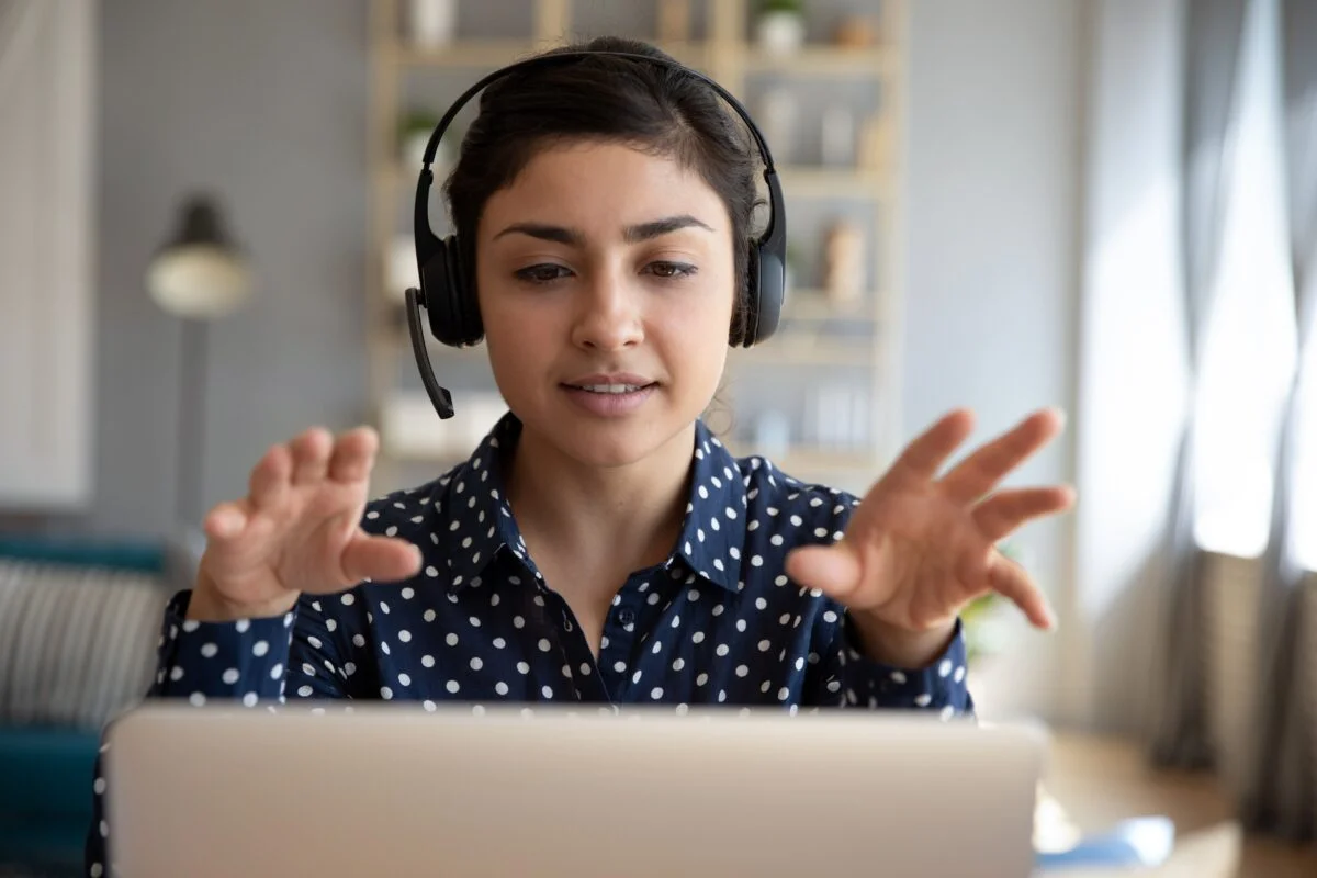 Using digital communication tools, sales talks can be conducted successfully even without physical contact.
