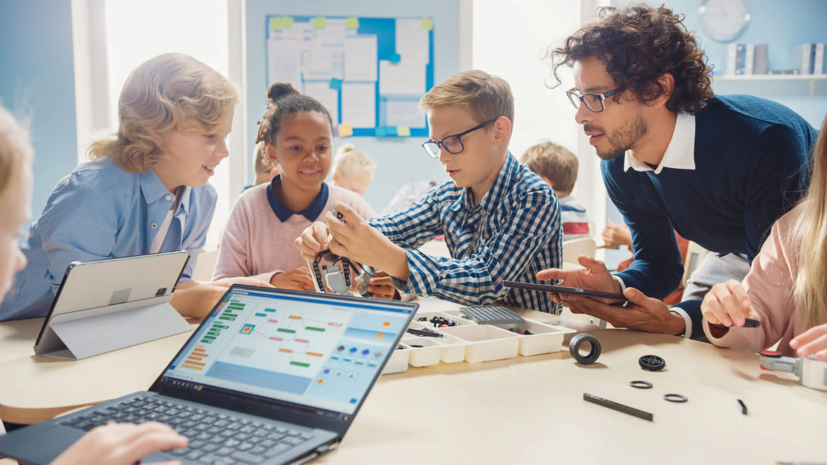 Kreativität, kritisches Denken, Kollaboration und Kommunikation: Schools of Tomorrow – die Schulen der Zukunft.