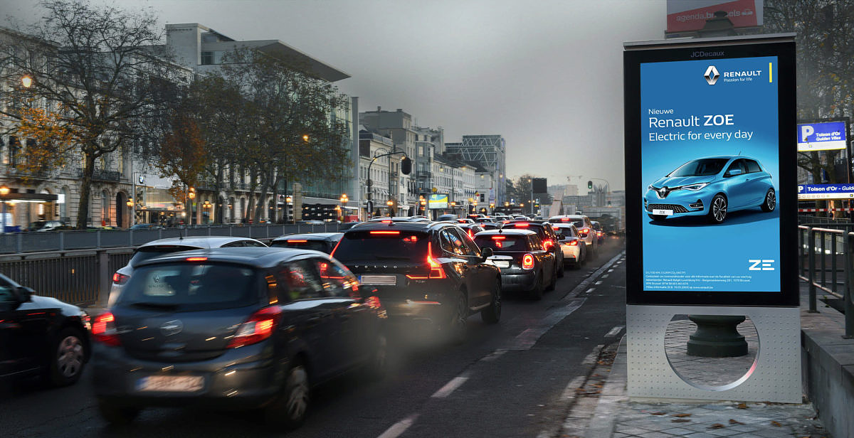 Programmatic out of home – Renault’s programmatic outdoor advertising campaign.