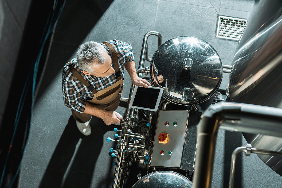 From raw ingredient sourcing to drink pouring: Beer Brewing 4.0