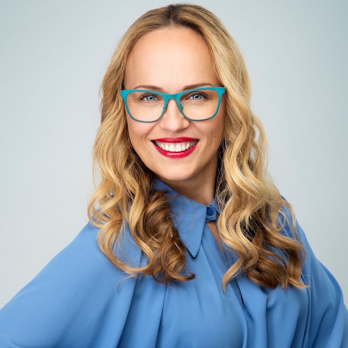 Dr. Natalia Wiechowski ist eine Bestseller-Autorin und Personal Brand Coach. Dr. Natalia Wiechowski wünscht sich mehr Herz im B2B Influencer Marketing.