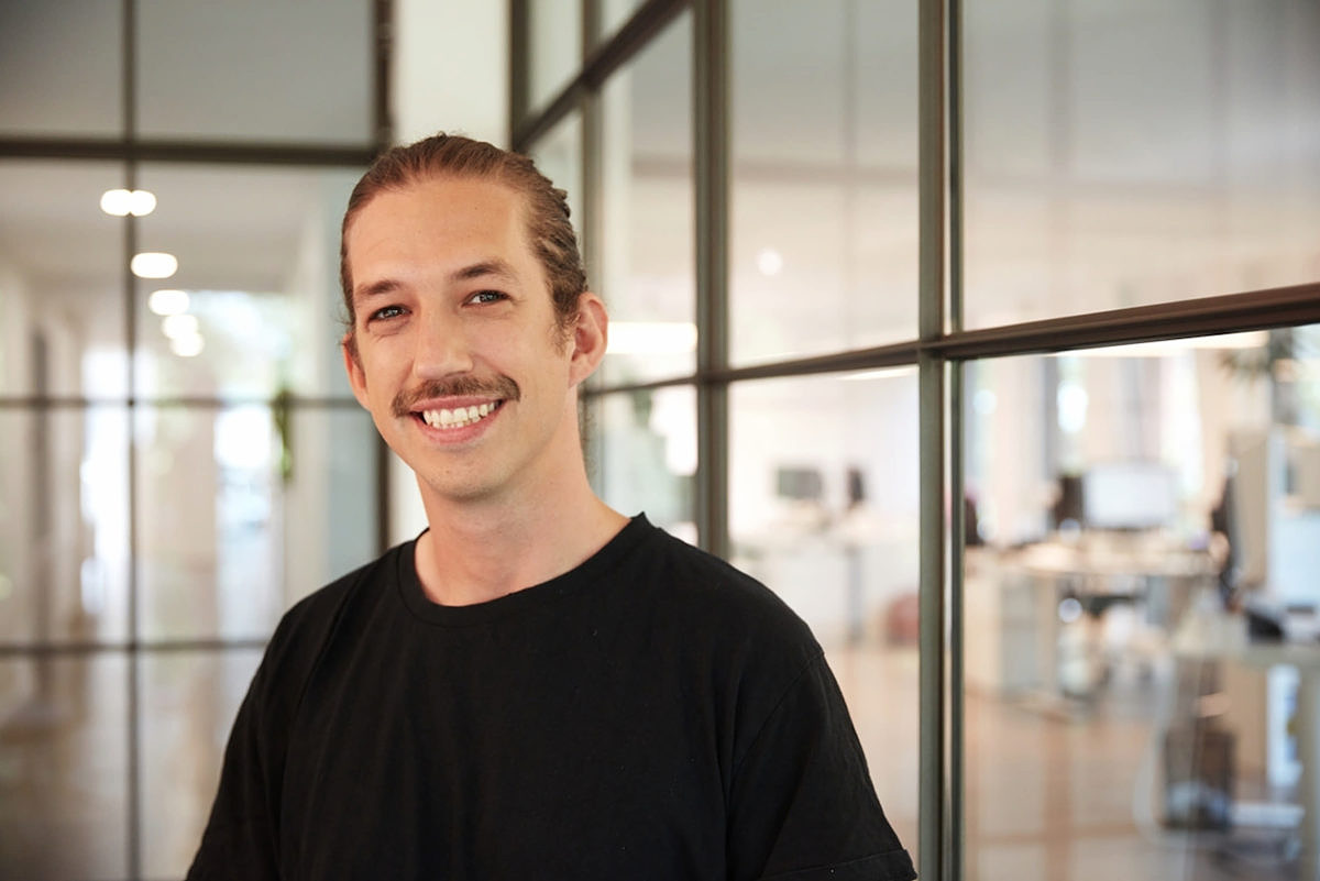 Die YONA-App schafft für die User:innen eine neue Augmented Reality. Aaron von Lüpke (YONA) erklärt im Interview, wie Augmented Reality unsere Zukunft verändern wird.