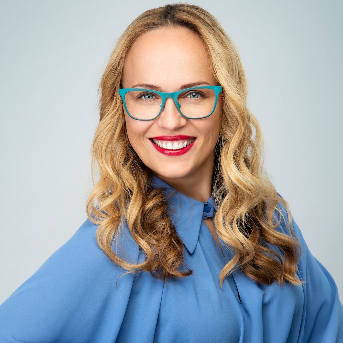 Dr. Natalia Wiechowski ist eine Bestseller-Autorin und Personal Brand Coach. Dr. Natalia Wiechowski wünscht sich mehr Herz im B2B Influencer Marketing.