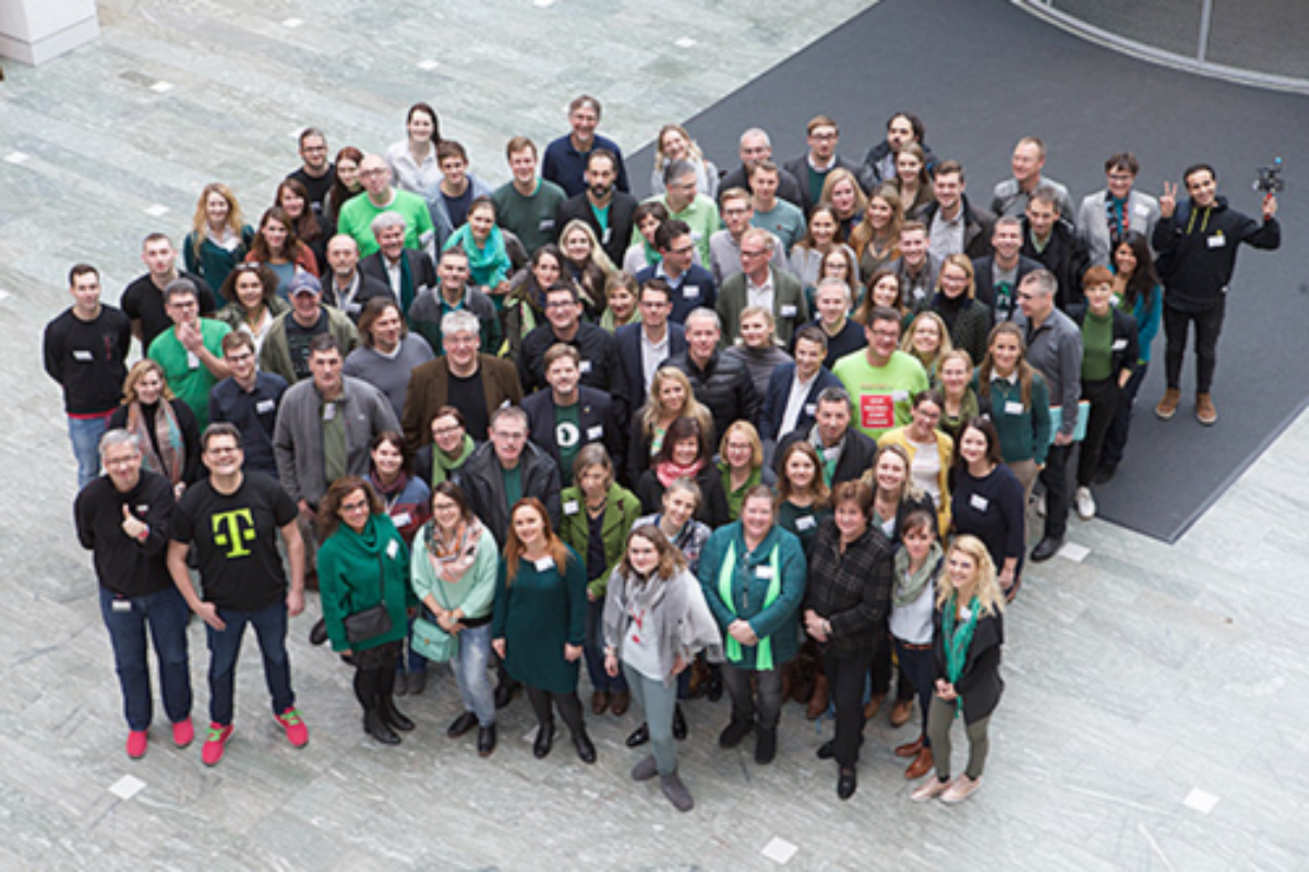 Die Green Pioneers der Deutsche Telekom Gruppenfoto von Mitarbeitenden der Deutschen Telekom, den Green Pioneers