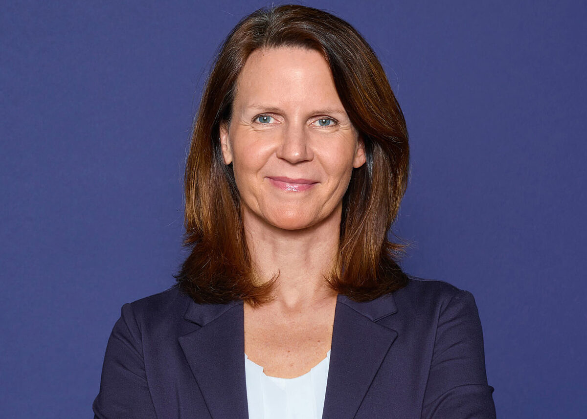 We wanted to ask Maren Freyberg how the shortage of skilled professionals can be addressed. 