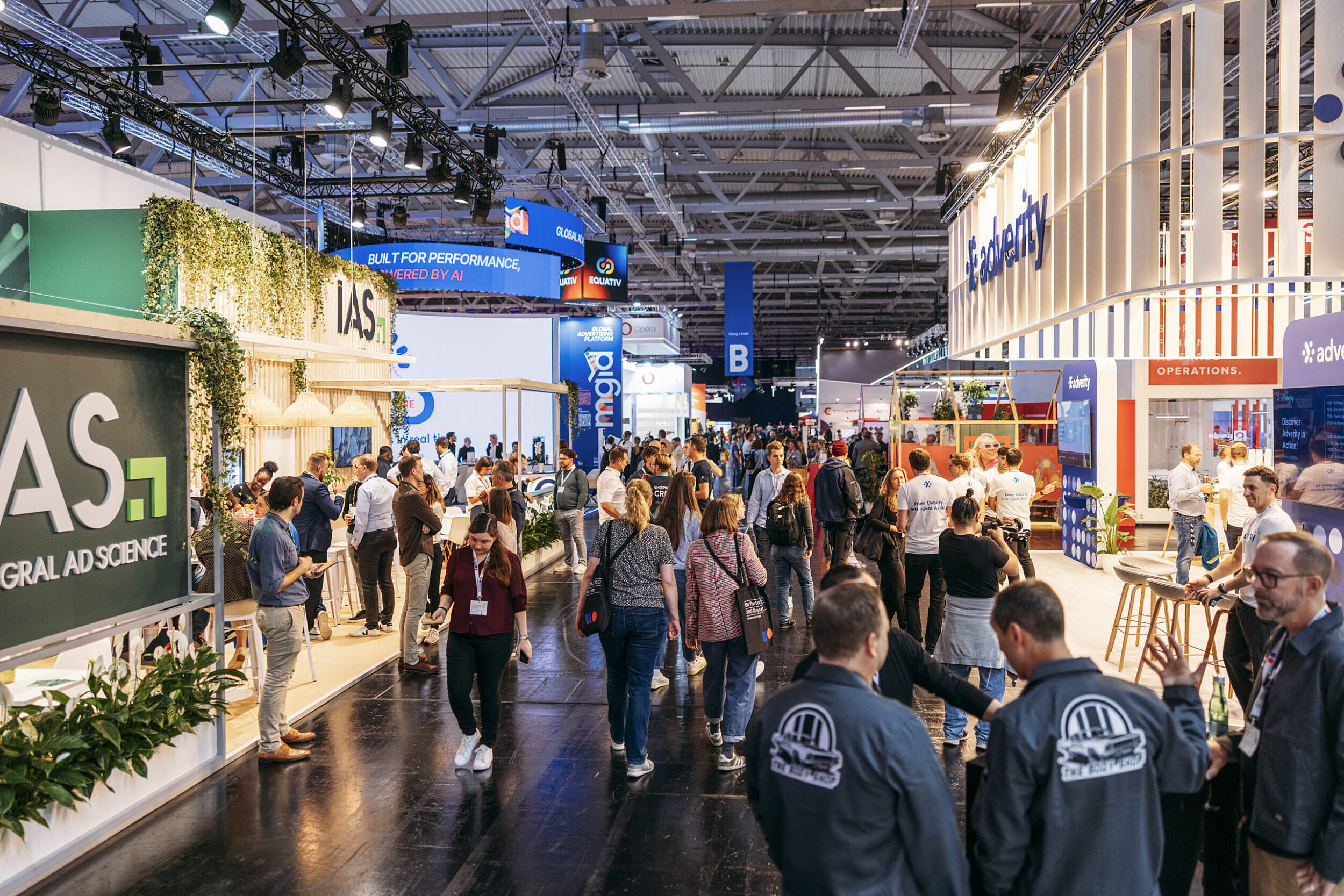 World of Commerce WoC