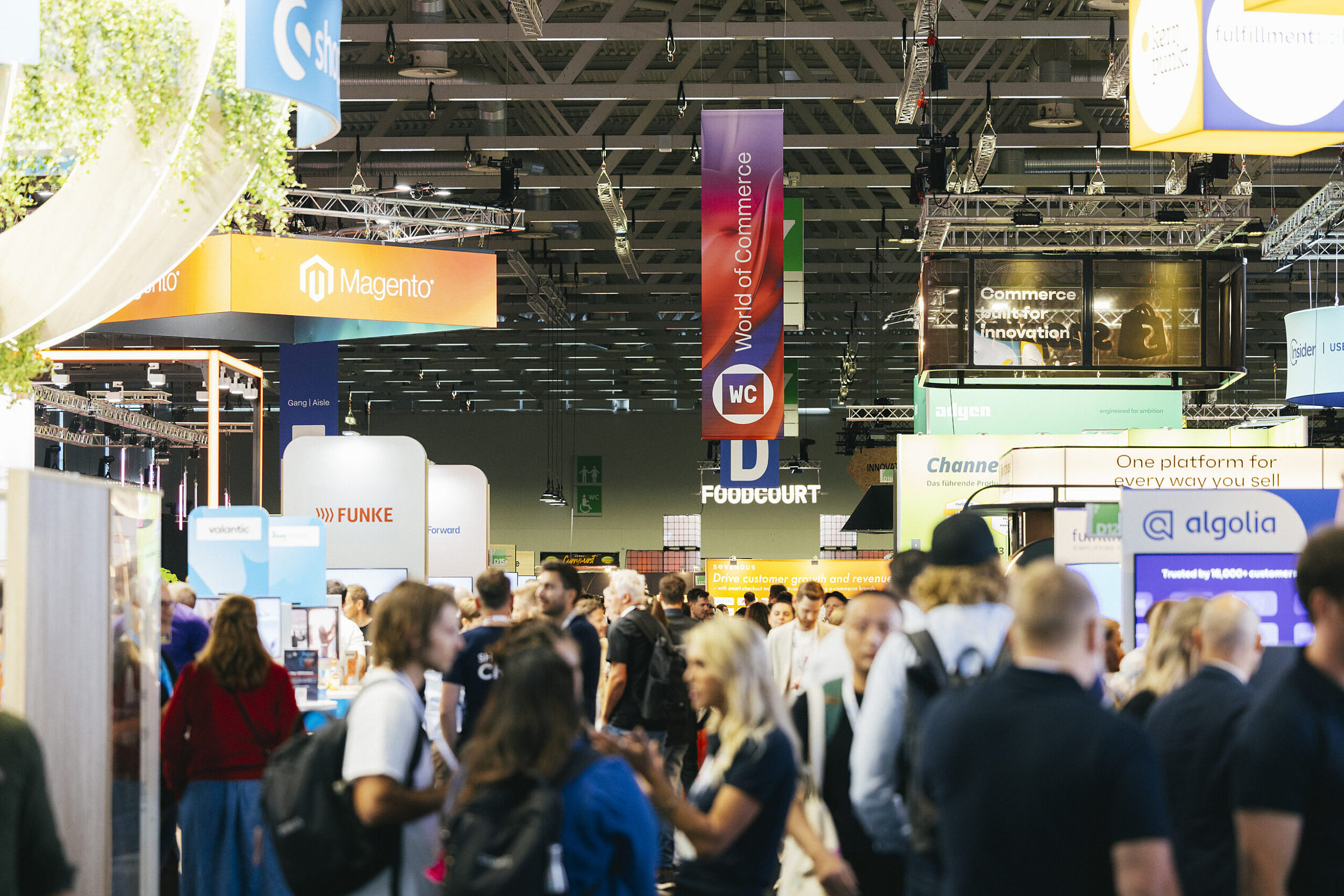 World of Commerce WoC