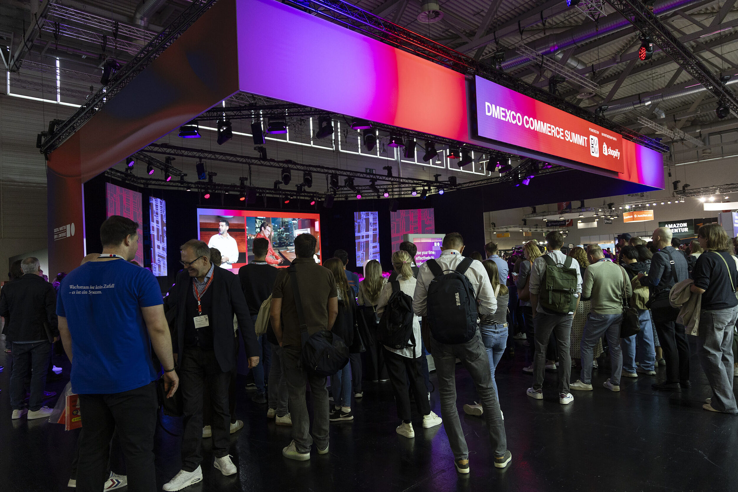 World of Commerce WoC