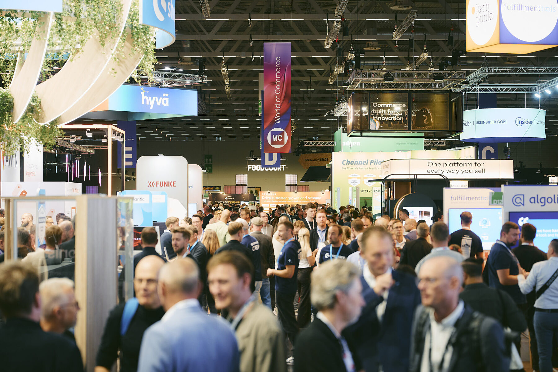 World of Commerce WoC