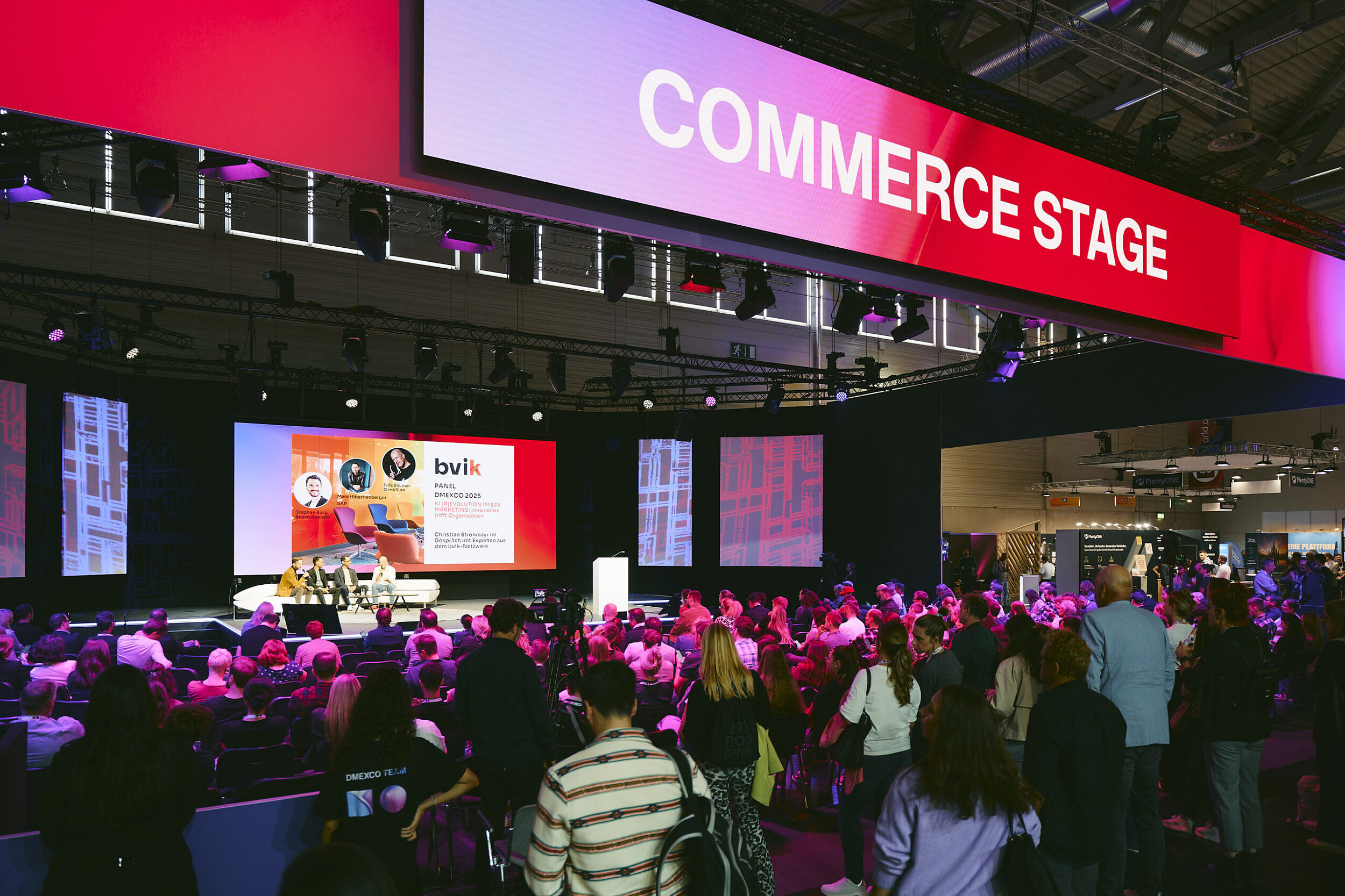 World of Commerce WoC