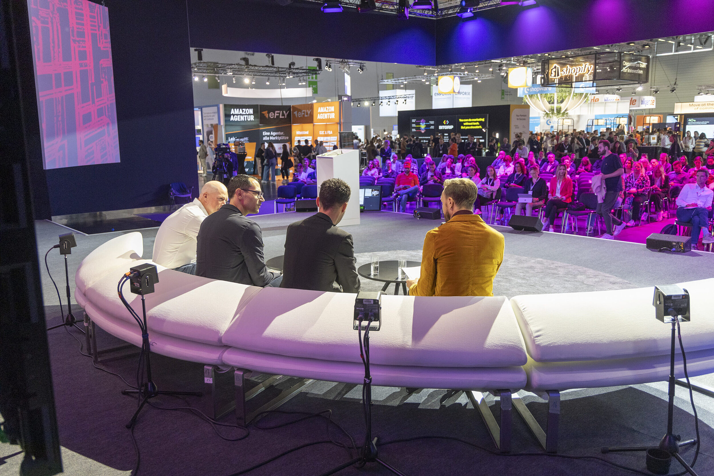 World of Commerce WoC