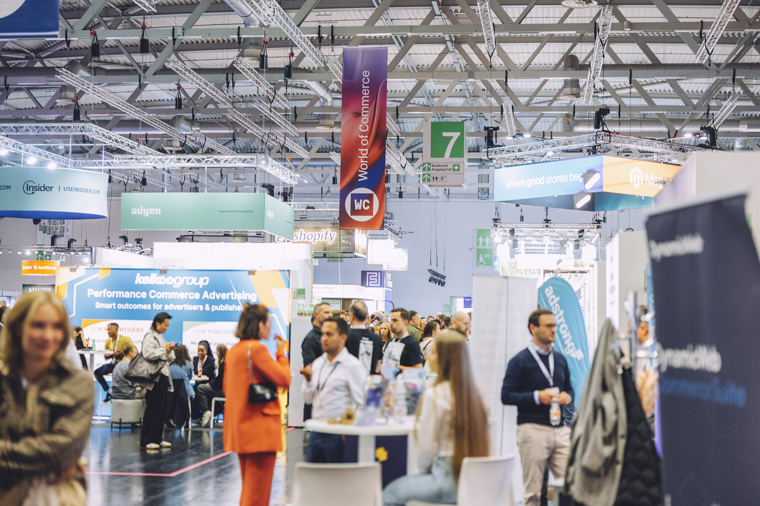 World of Commerce WoC