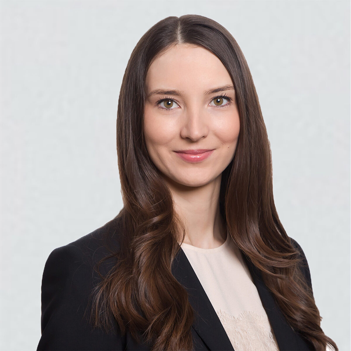 Corinna Schneiderbauer ist als Anwältin für SKW Schwarz tätig. 