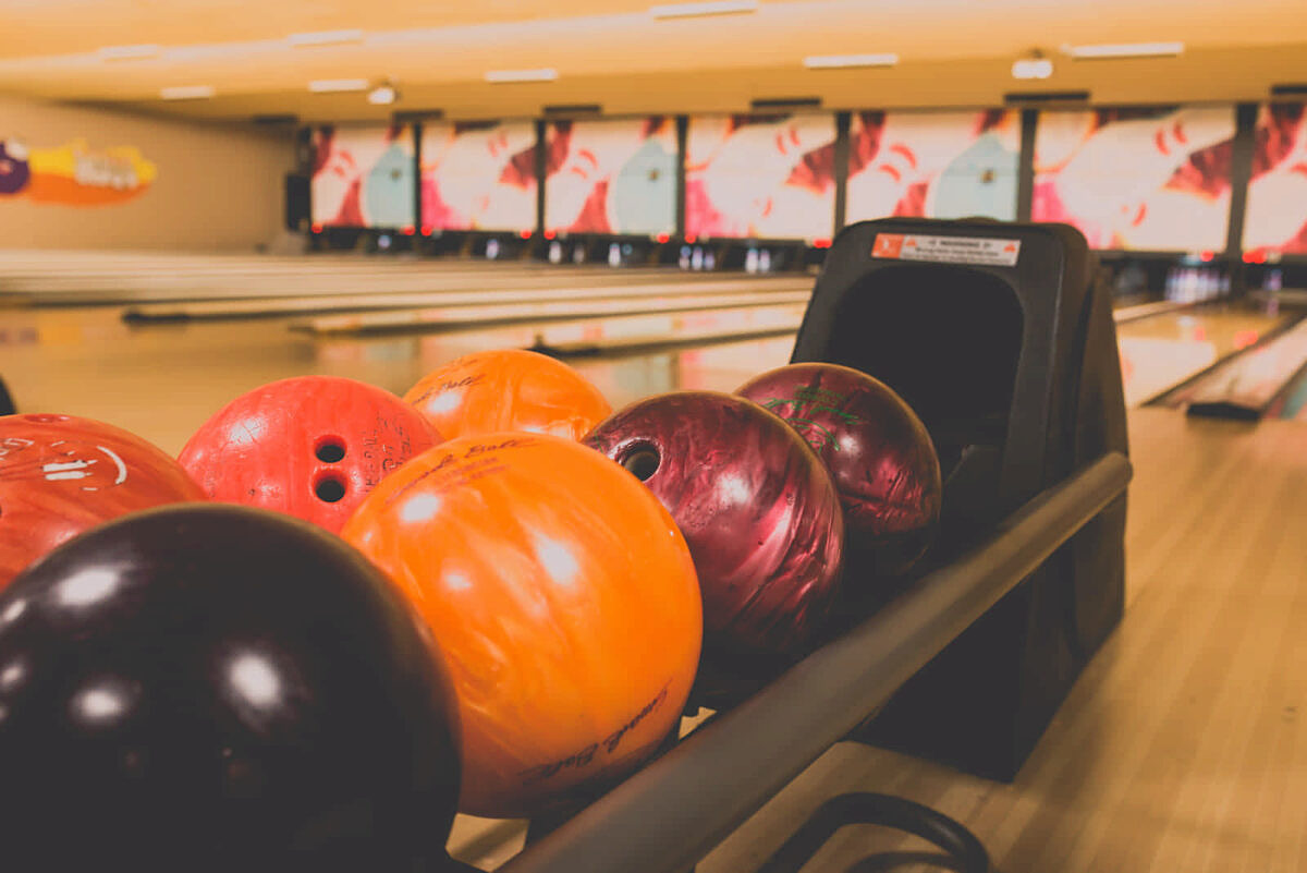 Teambuilding bei einem Bowling-Abend