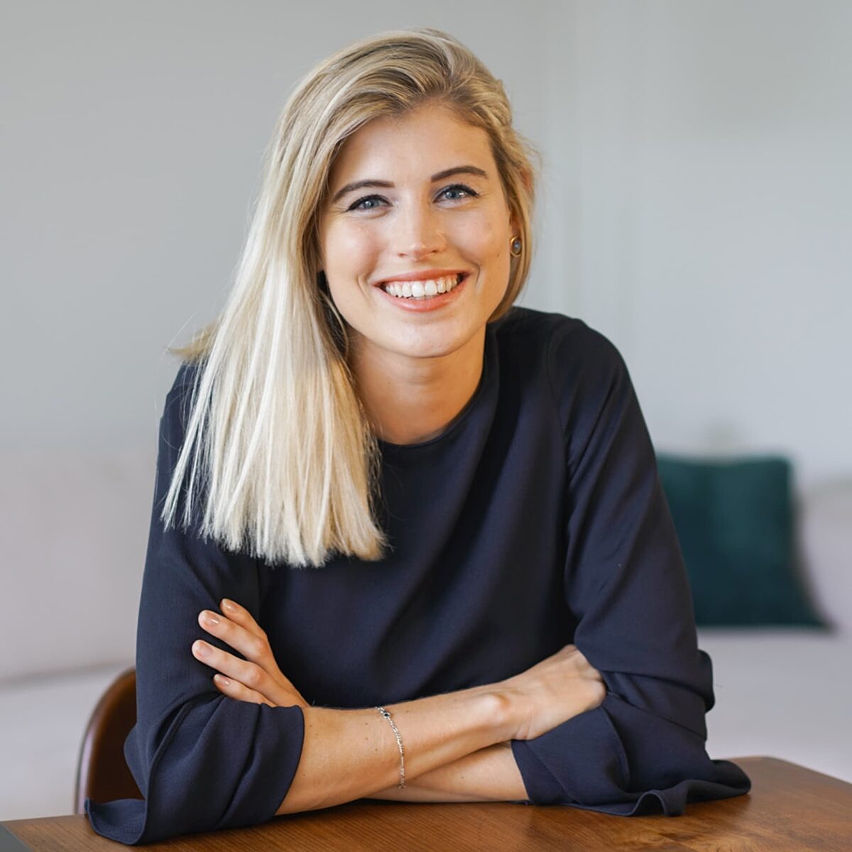Wir wollten von Céline Flores Willers wissen, was sie B2B-Unternehmen empfiehlt.