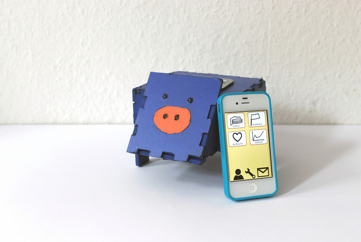 MyPiggy money bank with smartphone app