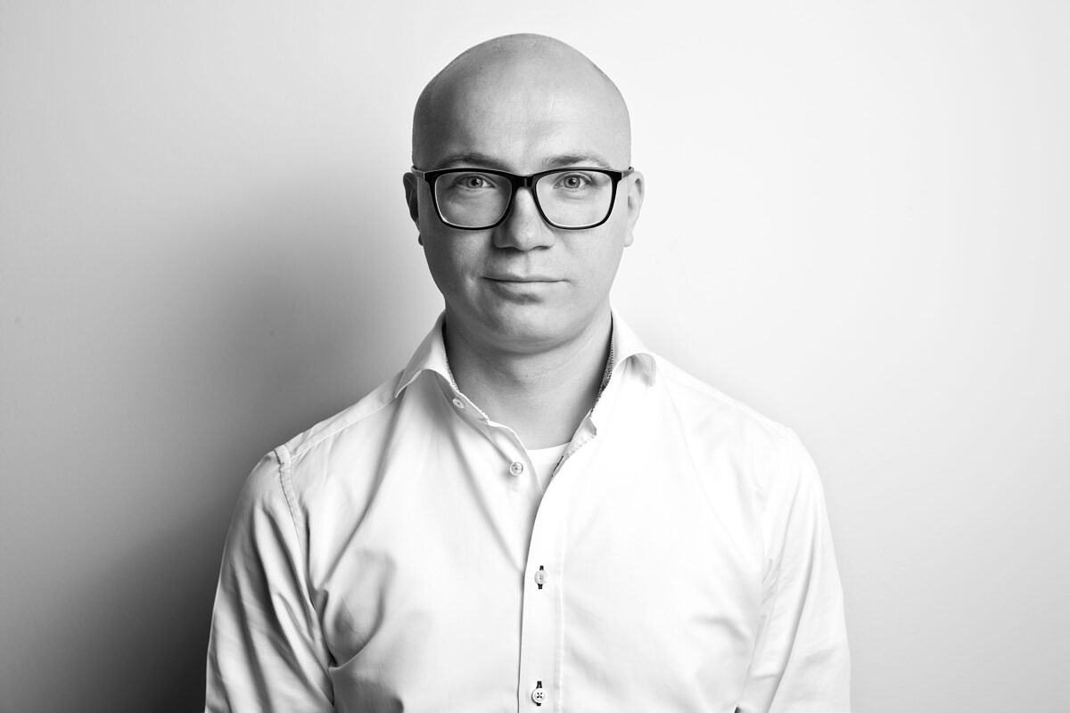 Jaromir Fojcik spricht darüber, wie man einen Onlineshop mehrsprachig aufbaut.