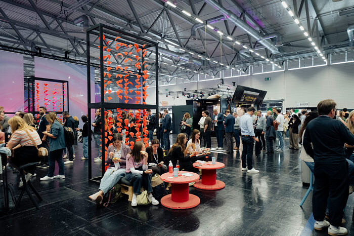 260923_Halle7_IndoorFoodcourt_002