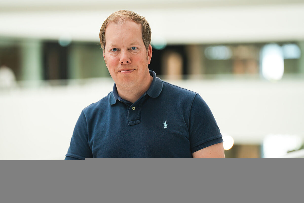 Photograph of Jörg Heinemann, who understands the value of an omnichannel strategy.